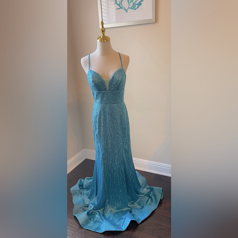 079 Elegant Blue Evening Gown